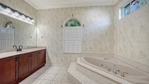 $999,000 | 10084 Cherry Hills Ave Circle, Bradenton, FL 34202