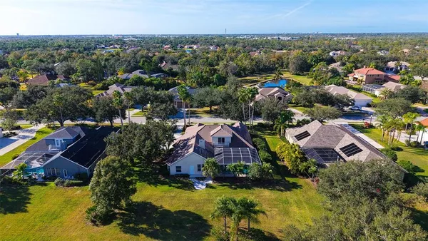 $999,000 | 10084 Cherry Hills Ave Circle, Bradenton, FL 34202