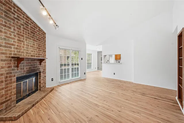 $1,200 | 1104 Riverchase Lane, Unit 203, Arlington, TX 76011