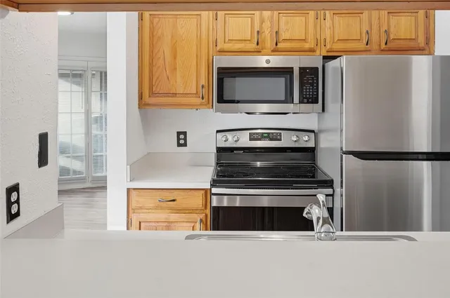 $1,200 | 1104 Riverchase Lane, Unit 203, Arlington, TX 76011