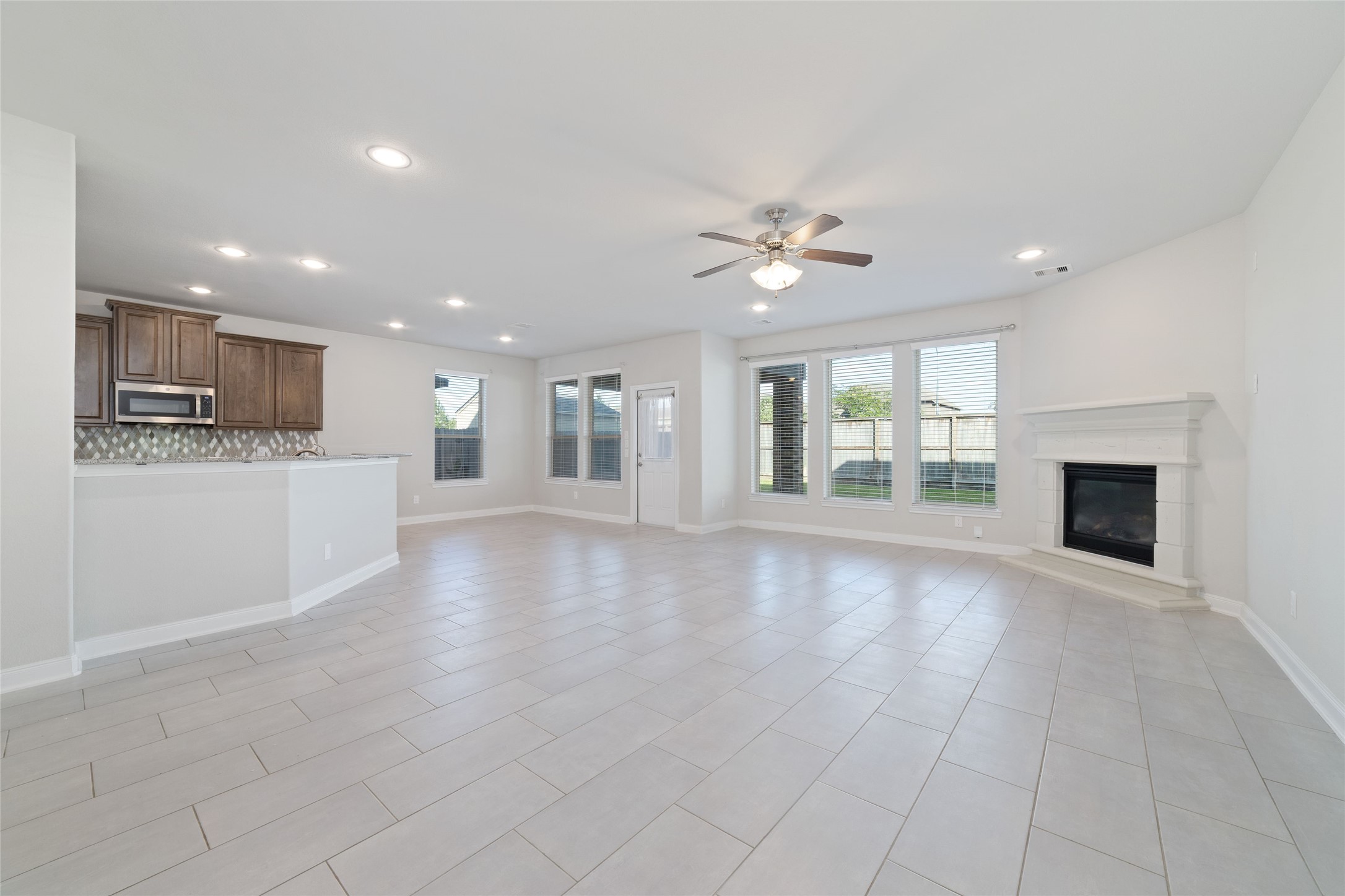 2802 Knotty Forest Dr Spring Spring, TX 77373 - Photo 8 of 50