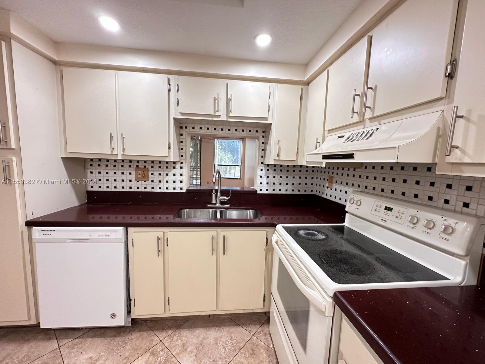 8050 West McNab Road, Unit 224 Tamarac, FL 33321 - Photo 8 of 25 Gallery Image 8