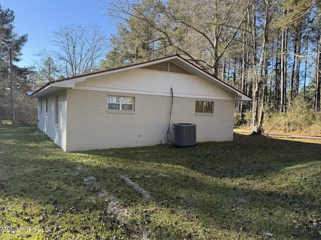 $120,000 | 22 County Road 253, Louin, MS 39338