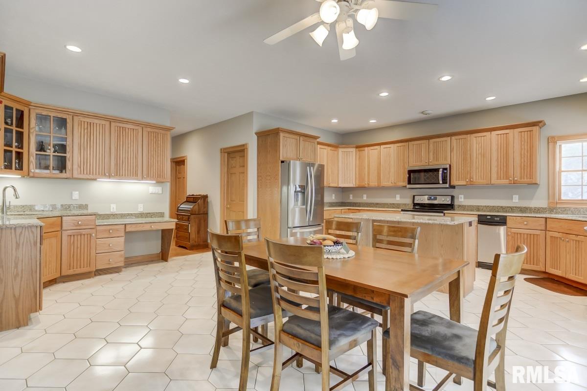 5 The Elms Lane Springfield, IL 62712 - Photo 15 of 34 Gallery Image 15