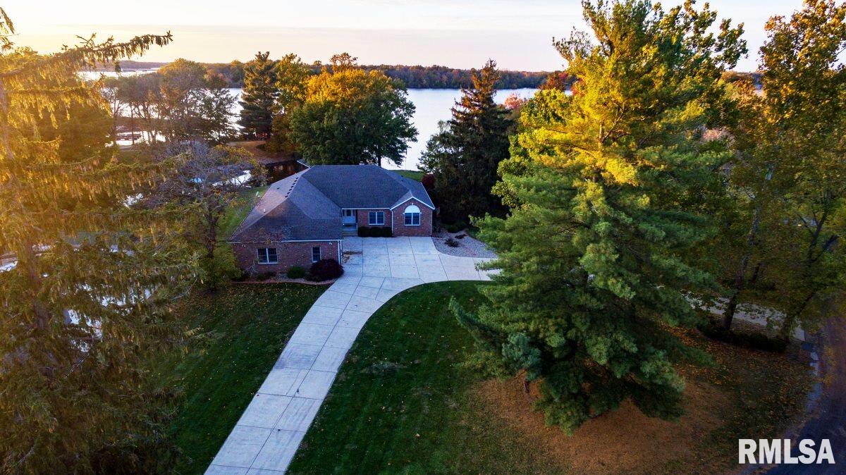 5 The Elms Lane Springfield, IL 62712 - Photo 2 of 34 Gallery Image 2