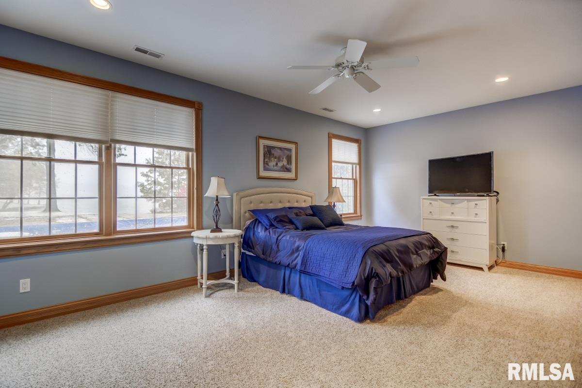 5 The Elms Lane Springfield, IL 62712 - Photo 28 of 34 Gallery Image 28