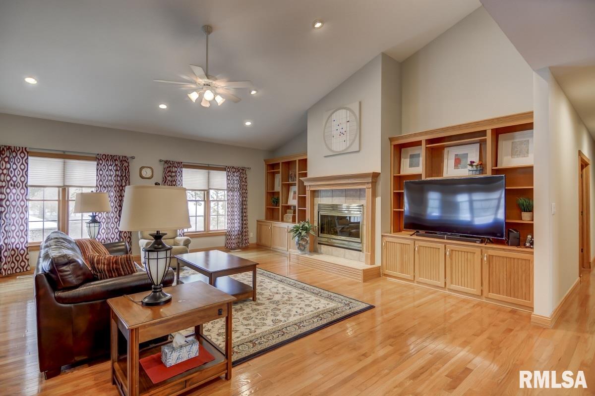 5 The Elms Lane Springfield, IL 62712 - Photo 5 of 34 Gallery Image 5