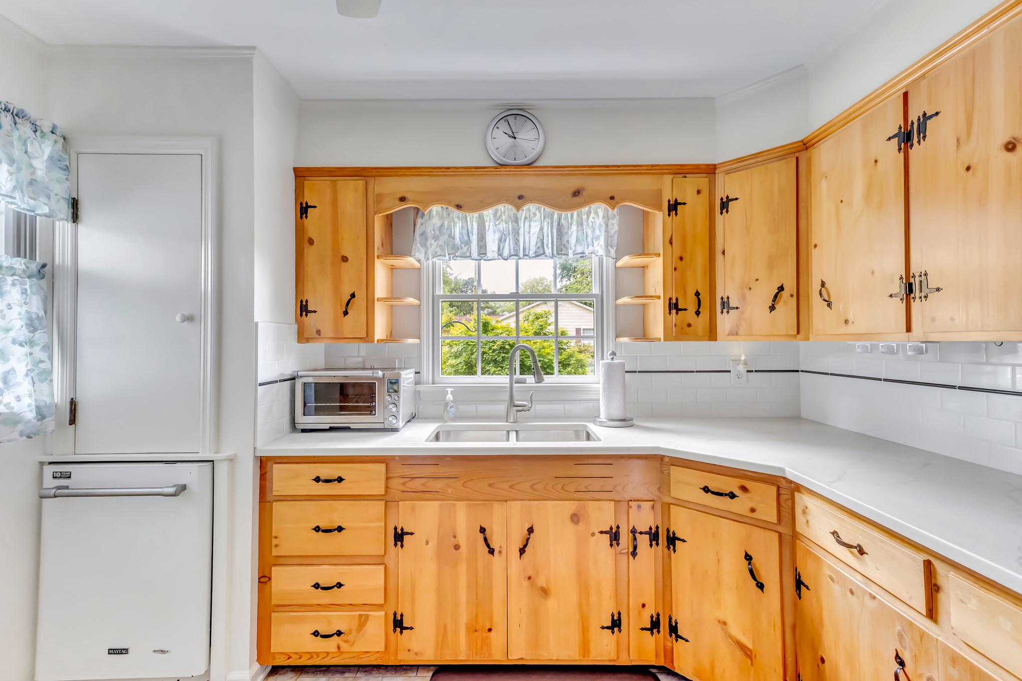 11163 Stewart Neck Road Princess Anne, MD 21853 - Photo 14 of 80 Kitchen w/ new Quartz Countertops