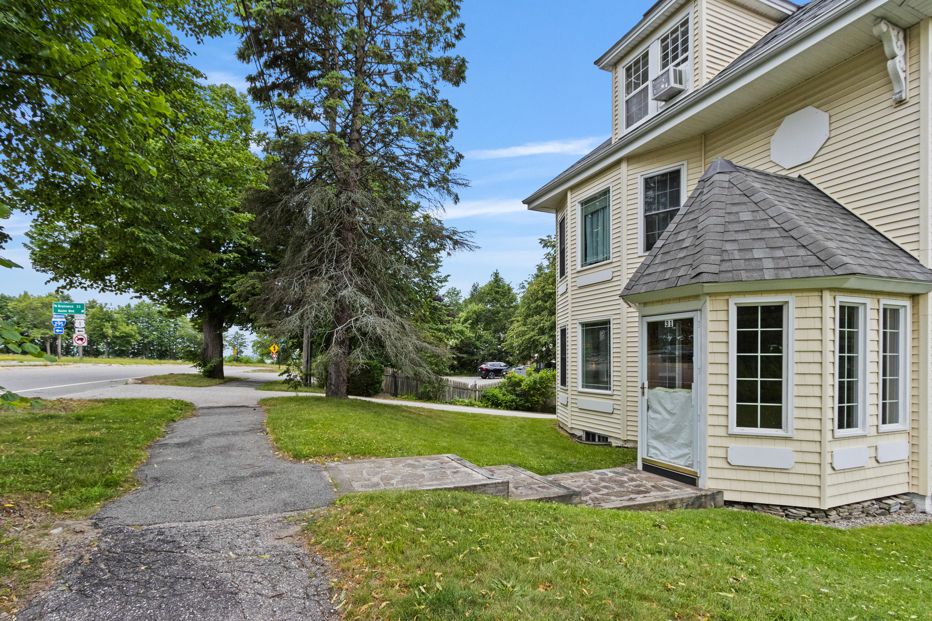 31 Bates Street Portland, ME 04103 - Photo 4 of 50