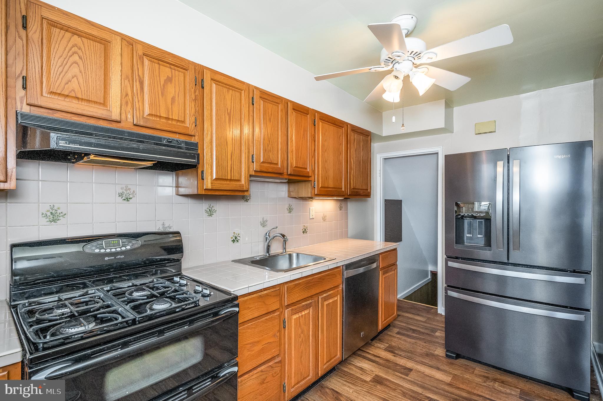 2753 Moorgate Road Dundalk, MD 21222 - Photo 12 of 41 KITCHEN