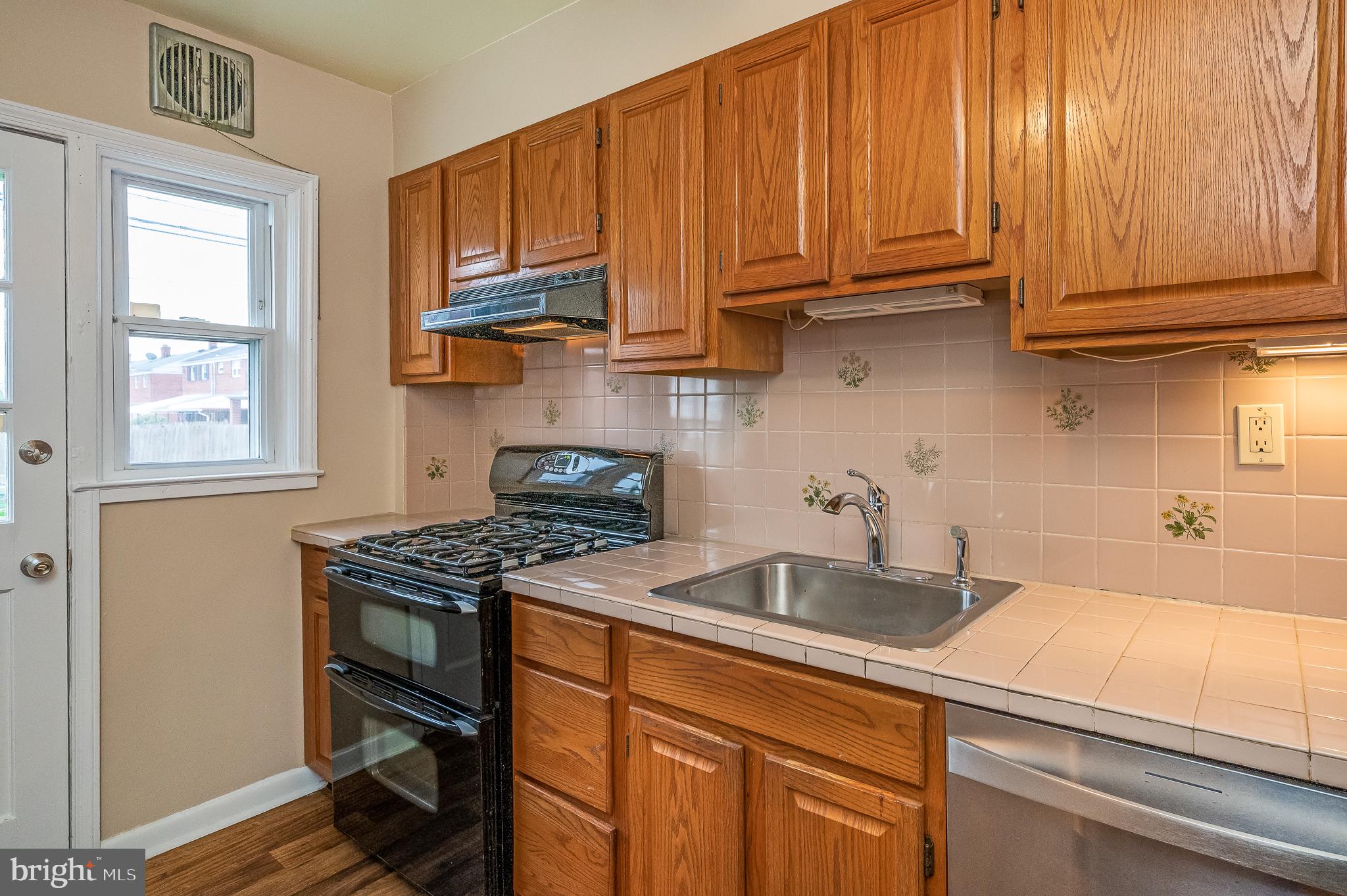 2753 Moorgate Road Dundalk, MD 21222 - Photo 14 of 41 KITCHEN