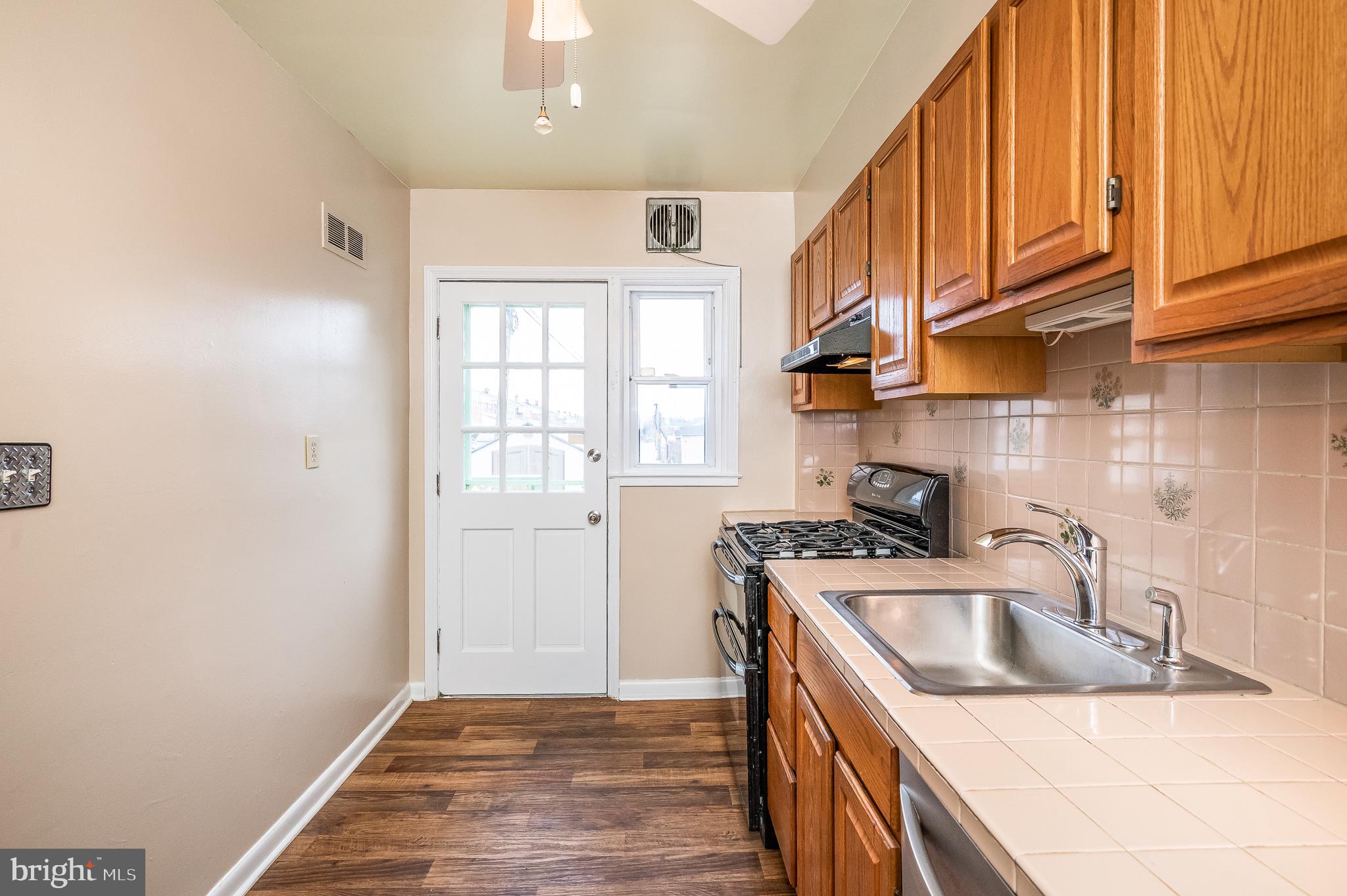 2753 Moorgate Road Dundalk, MD 21222 - Photo 10 of 41 KITCHEN