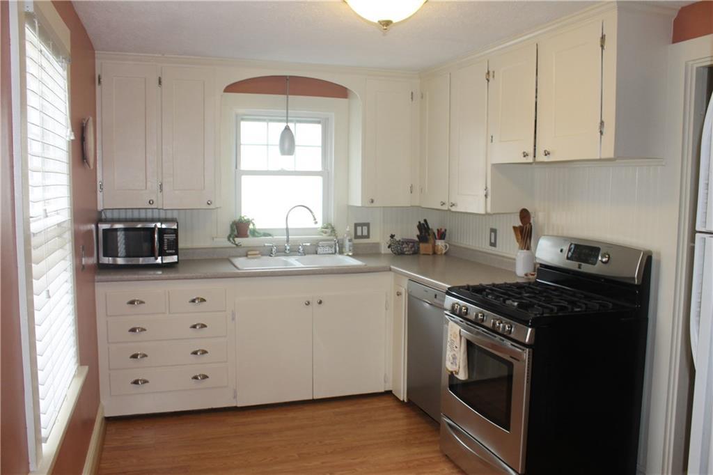 87 Middle Road Falmouth, ME 04105 - Photo 7 of 18 Photo