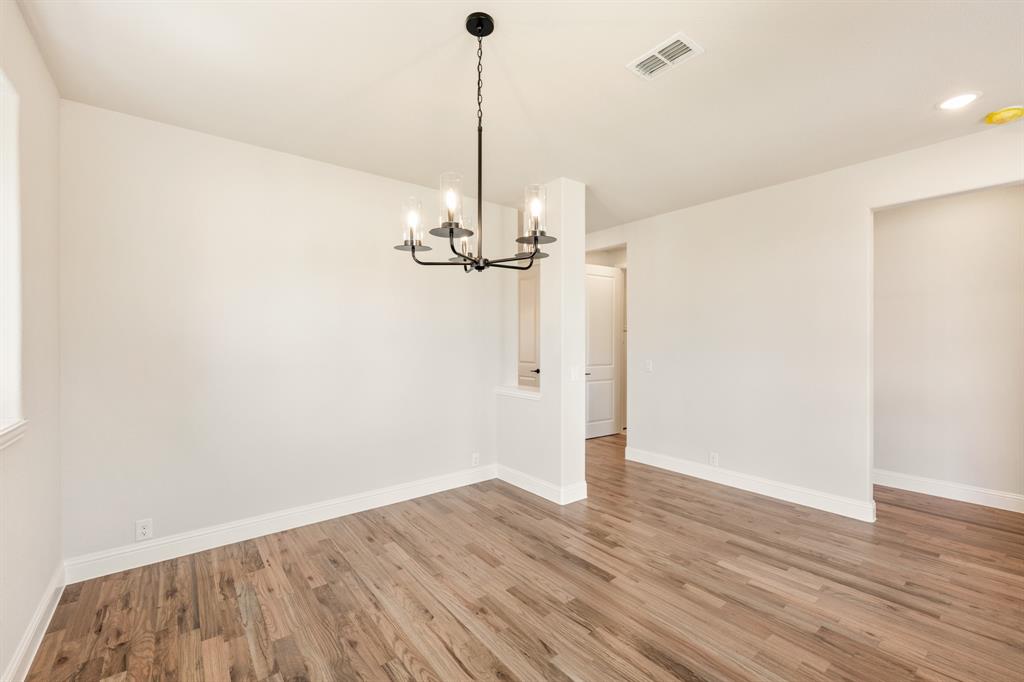 1109 Cardinal Drive Midlothian, TX 76065 - Photo 8 of 40