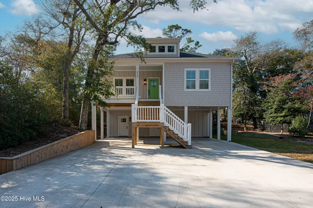 $1,189,000 | 313 Barnes Street, Emerald Isle, NC 28594