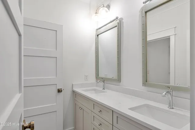 $1,189,000 | 313 Barnes Street, Emerald Isle, NC 28594