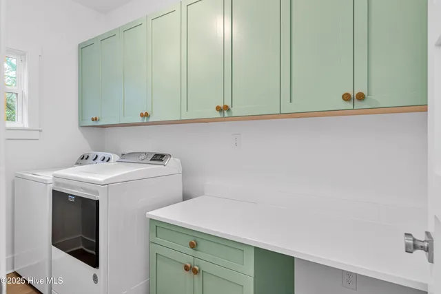 $1,189,000 | 313 Barnes Street, Emerald Isle, NC 28594