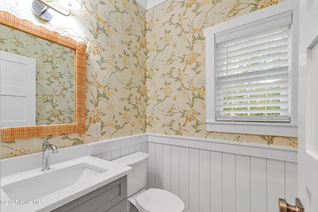 $1,189,000 | 313 Barnes Street, Emerald Isle, NC 28594