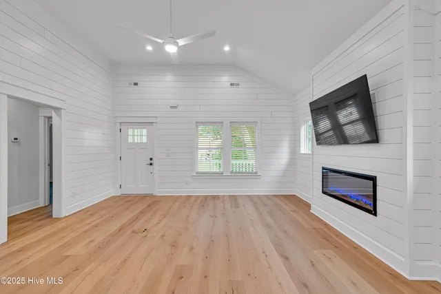 $1,189,000 | 313 Barnes Street, Emerald Isle, NC 28594