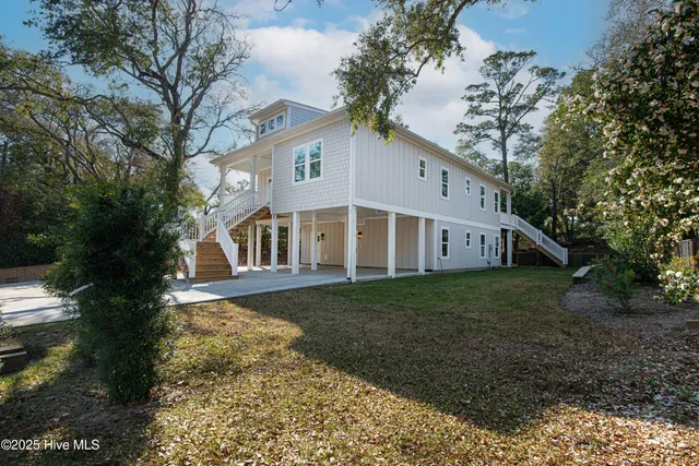 $1,189,000 | 313 Barnes Street, Emerald Isle, NC 28594