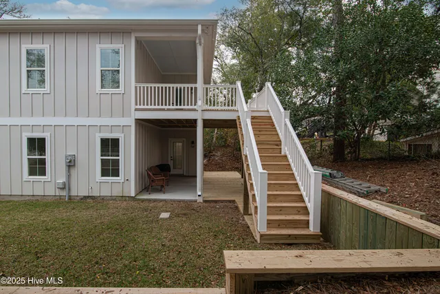 $1,189,000 | 313 Barnes Street, Emerald Isle, NC 28594