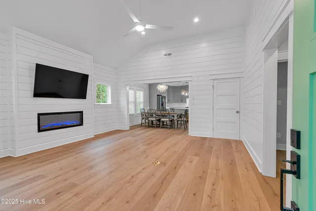 $1,189,000 | 313 Barnes Street, Emerald Isle, NC 28594