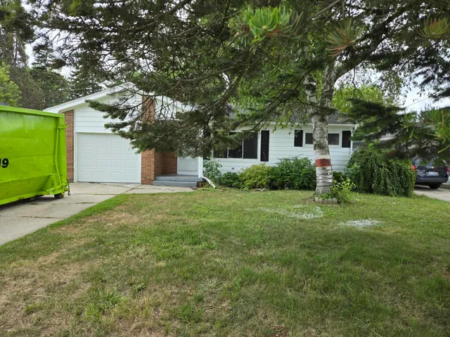 $169,900 | 2419 Barnard Street, Saginaw, MI 48602