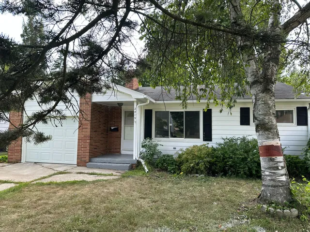$169,900 | 2419 Barnard Street, Saginaw, MI 48602