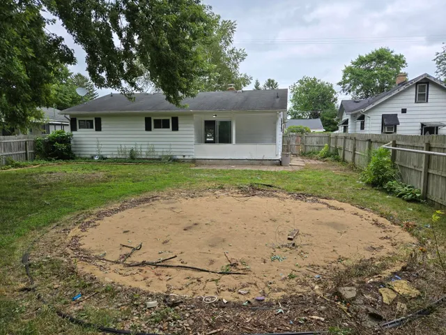 $169,900 | 2419 Barnard Street, Saginaw, MI 48602