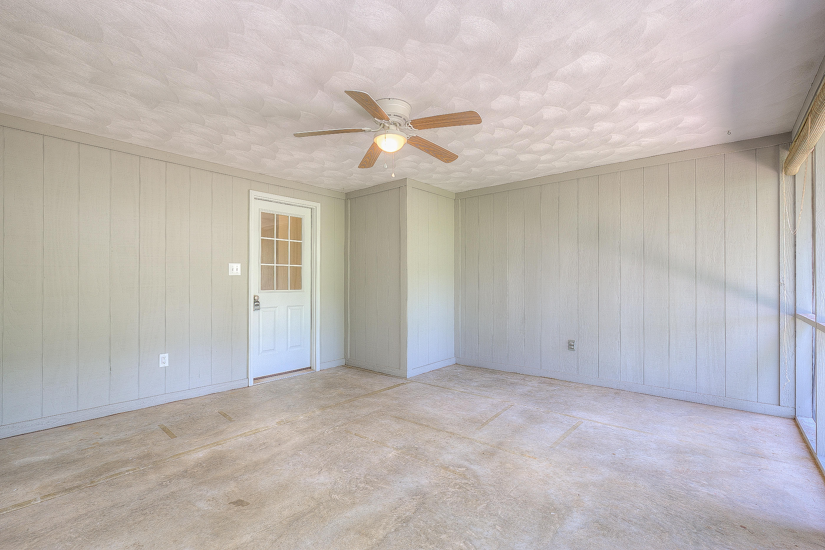 2509 Rutrough Road Southeast Roanoke, VA 24014 - Photo 7 of 28 a view of an empty room
