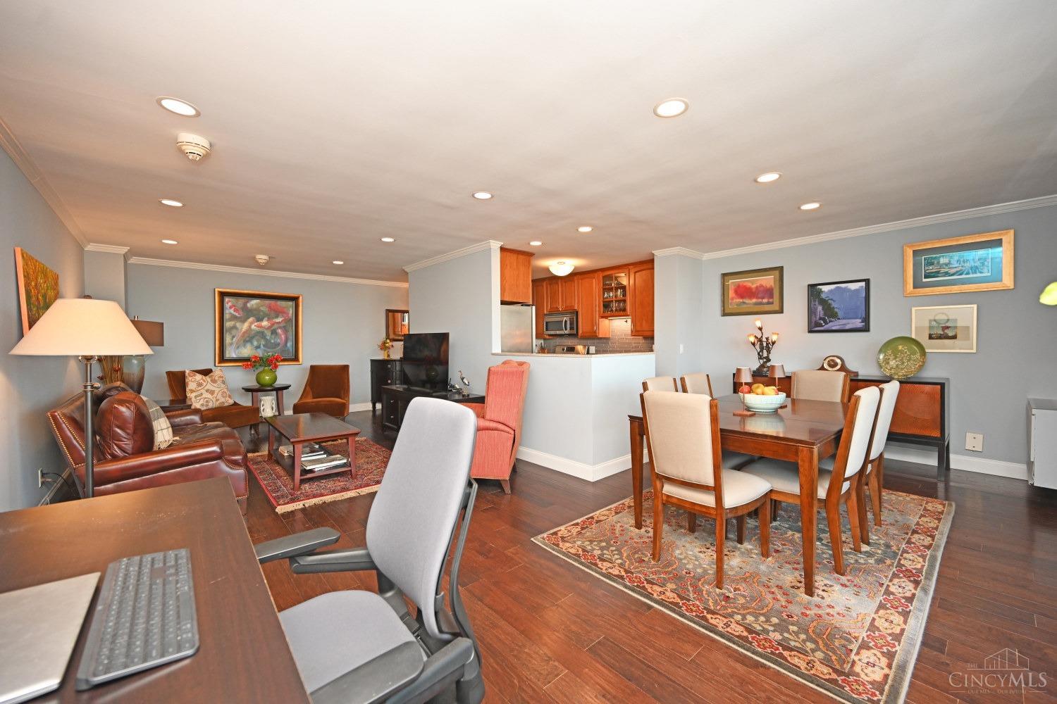 2324 Madison Road, Unit 1601 Cincinnati, OH 45208 - Photo 8 of 32 Gallery Image 8