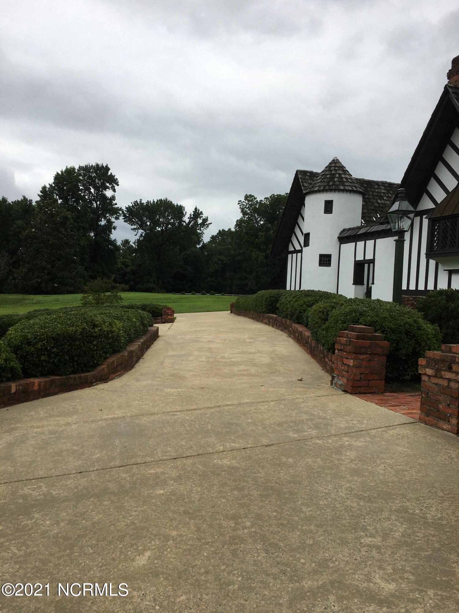 602 Sunset Avenue Clinton, NC 28328 - Photo 10 of 45 IMG_3339