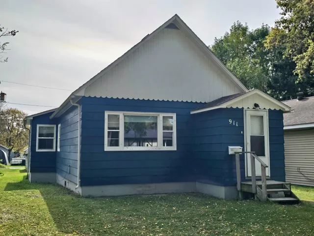 $67,000 | 911 7th Street, International Falls, MN 56649