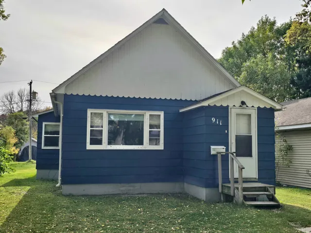 $67,000 | 911 7th Street, International Falls, MN 56649