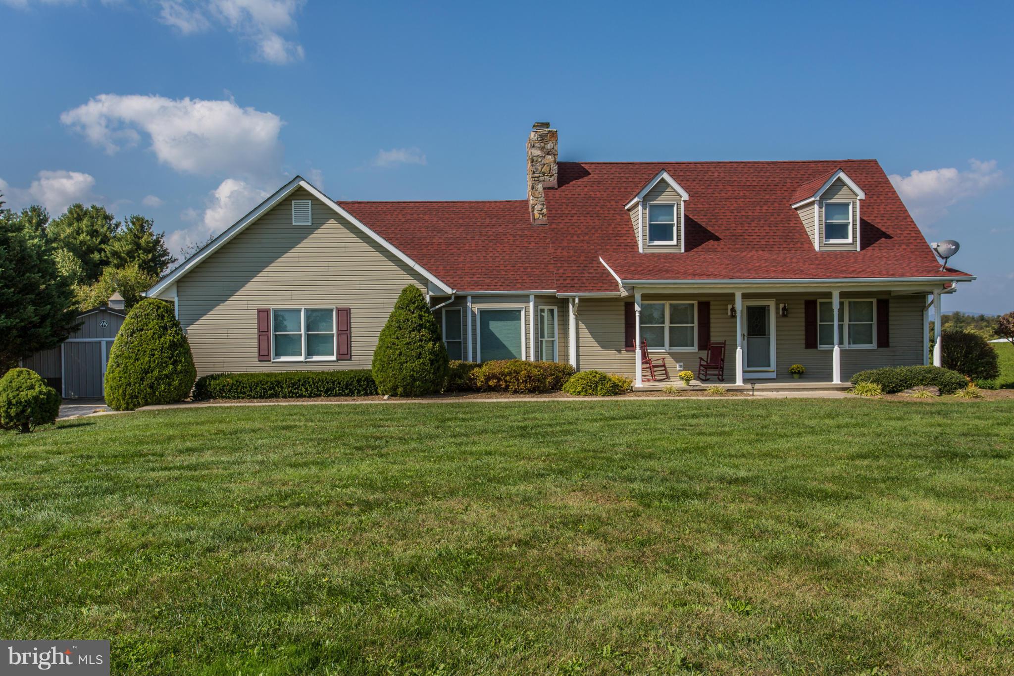11841 Renner Road Keymar, MD 21757 - Photo 2 of 30 a front view of a house with a garden