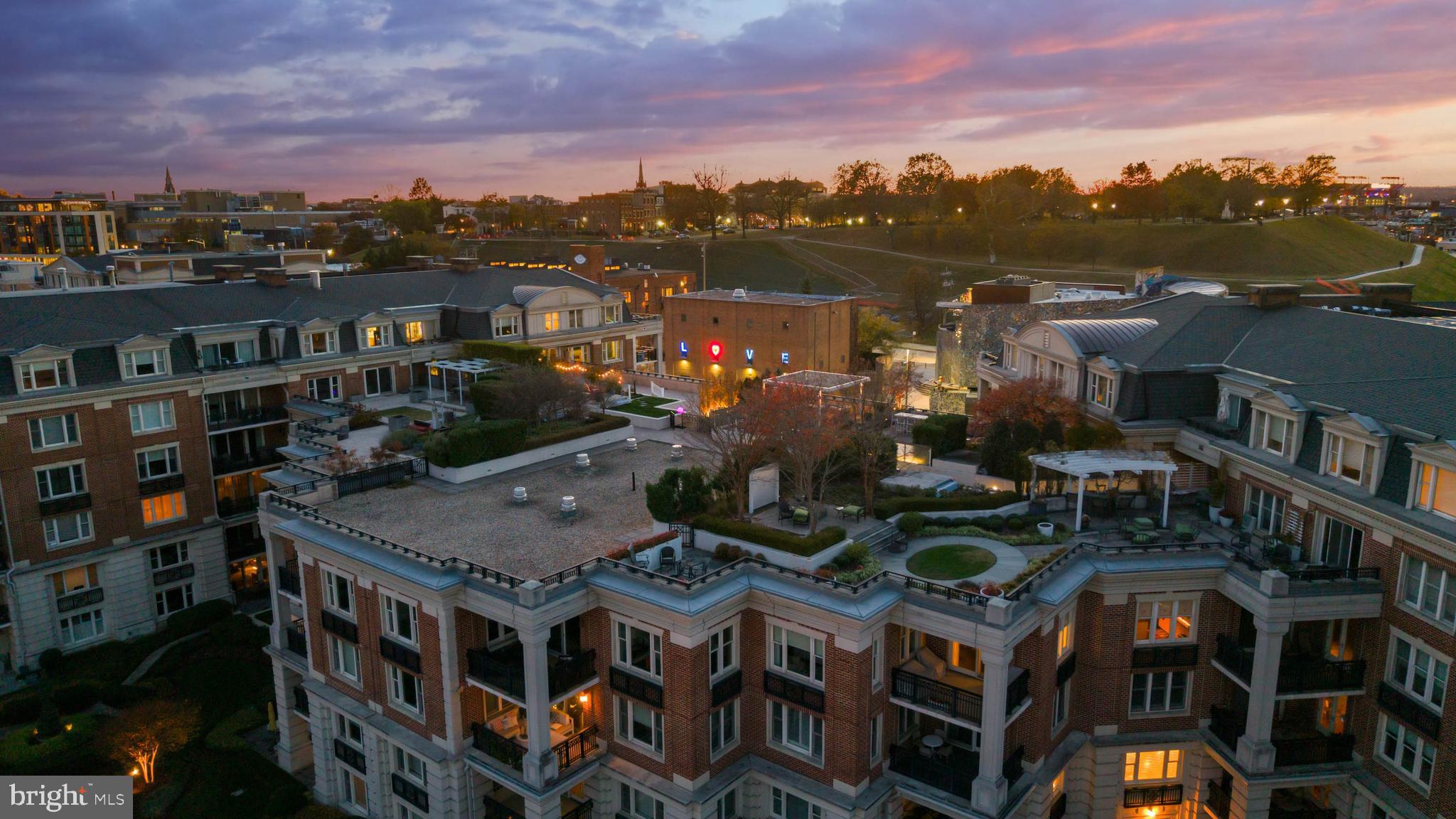 801 Key Highway, Unit 436 Baltimore, MD 21230 - Photo 15 of 27 an aerial view of multiple house