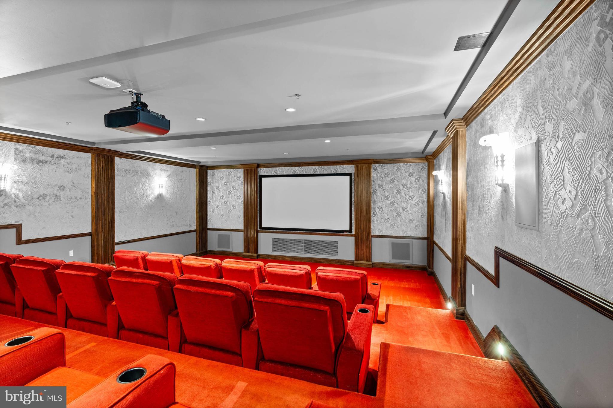 801 Key Highway, Unit 436 Baltimore, MD 21230 - Photo 20 of 27 a very nice looking room with a large window