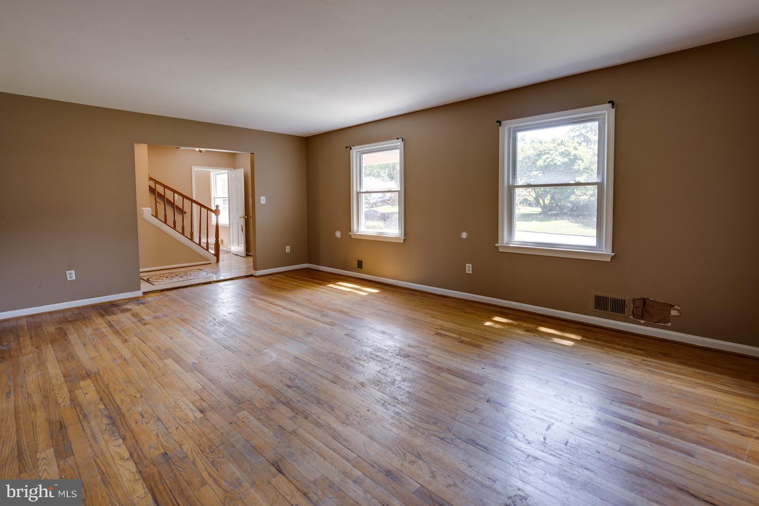6802 Robinia Road Temple Hills, MD 20748 - Photo 3 of 36
