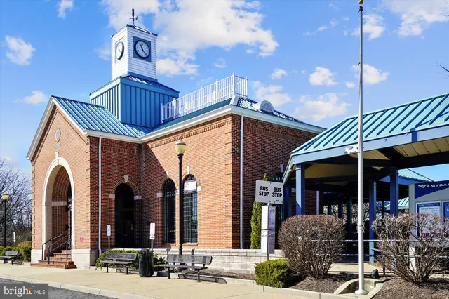 $399,900 | 14740 Winding Loop, Woodbridge, VA 22191