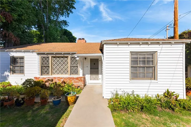 $4,500 | 15207-15203 Greenleaf Street, Sherman Oaks, CA 91403