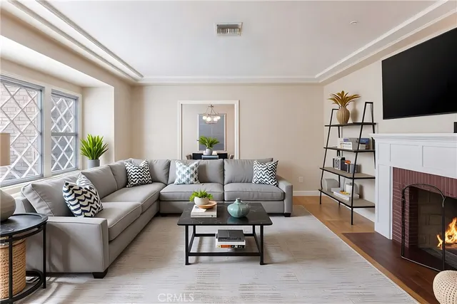 $4,500 | 15207-15203 Greenleaf Street, Sherman Oaks, CA 91403