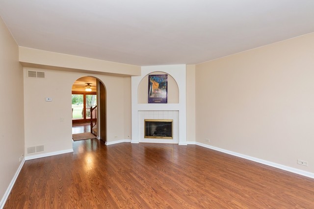 1714 Pebble Beach Circle Elgin, IL 60123 - Photo 3 of 10