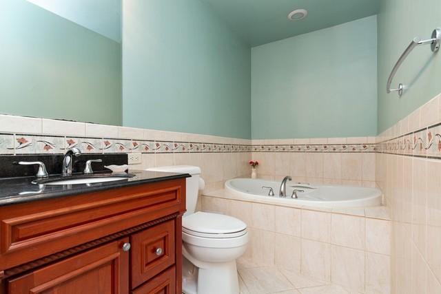 1714 Pebble Beach Circle Elgin, IL 60123 - Photo 8 of 10