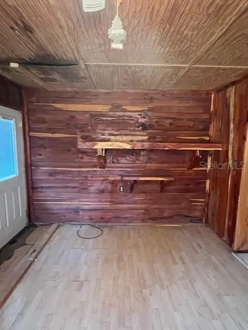 a view of walk in closet