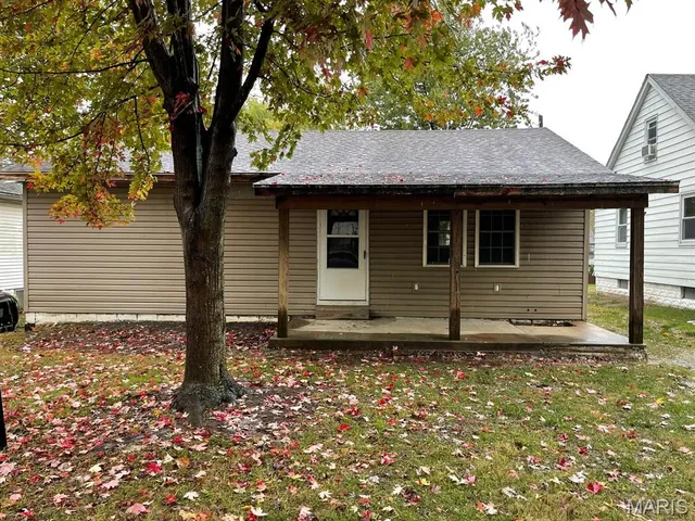 $33,000 | 709 Logan Avenue, Belleville, IL 62220