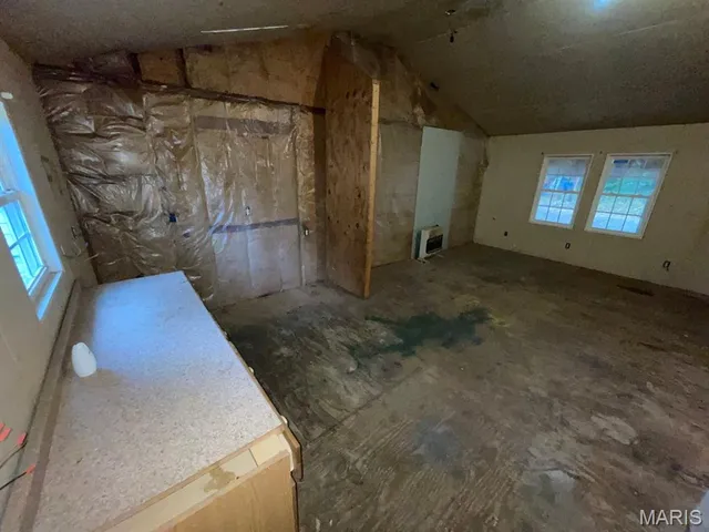 $33,000 | 709 Logan Avenue, Belleville, IL 62220