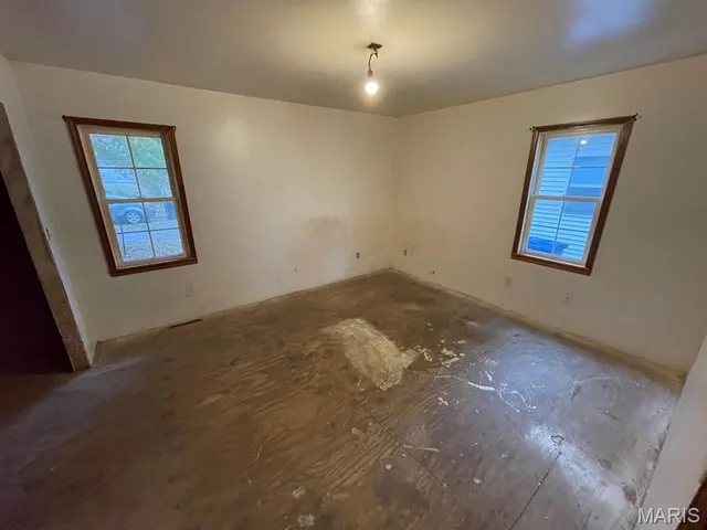 $33,000 | 709 Logan Avenue, Belleville, IL 62220