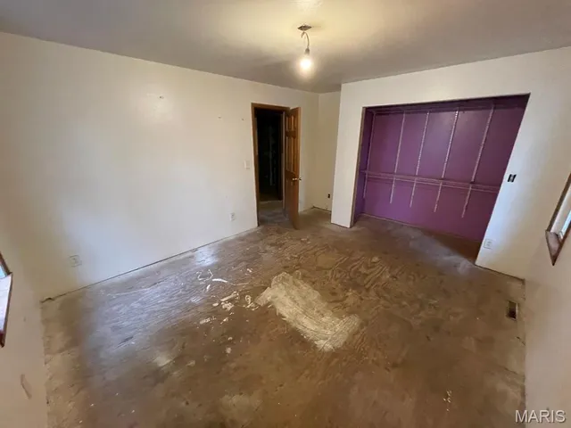 $33,000 | 709 Logan Avenue, Belleville, IL 62220