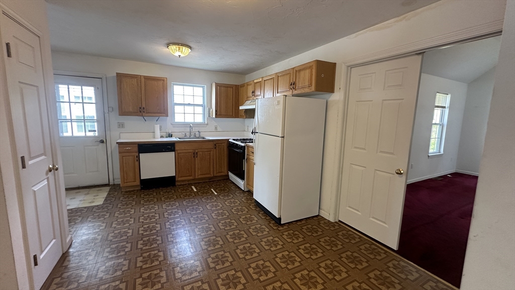 7 Tanners Path Marlborough, MA 01752 - Photo 19 of 34