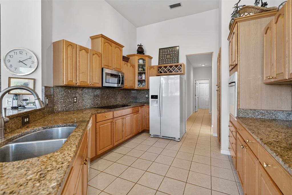 319 West Redsox Path Hernando, FL 34442 - Photo 15 of 56